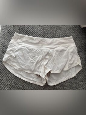 Lululemon Speed Up Shorts 2.5” Low Rise Size 6 White